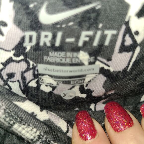 Nike Dri Fit Leggings. Gray, white and black abstract print. EUC - Picture 4 of 9